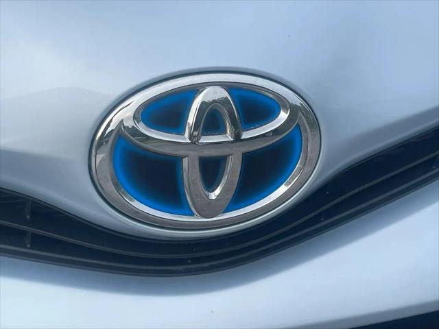 2016 Toyota Prius v Five