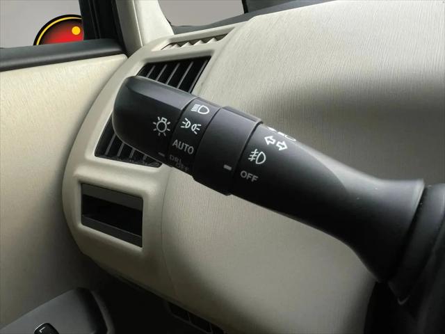 2016 Toyota Prius v Five