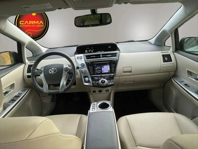 2016 Toyota Prius v Five