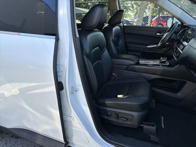 2023 Nissan Pathfinder SL FWD