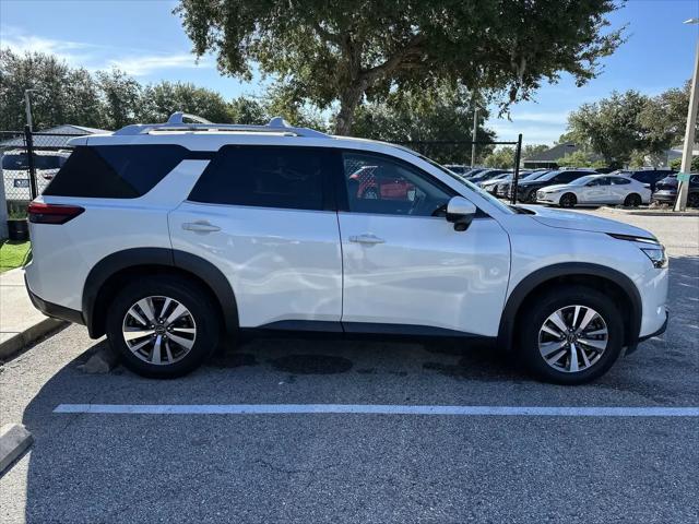 2023 Nissan Pathfinder SL FWD