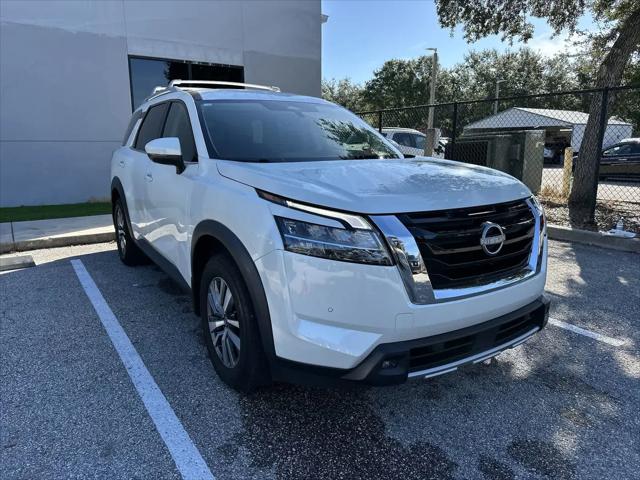 2023 Nissan Pathfinder SL FWD