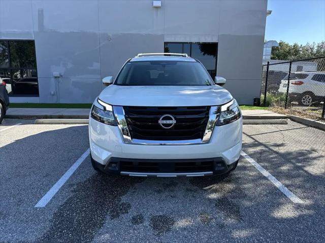 2023 Nissan Pathfinder SL FWD