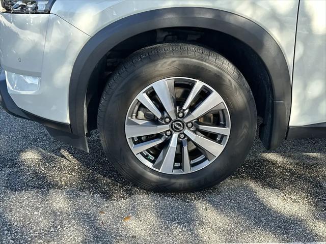 2023 Nissan Pathfinder SL FWD