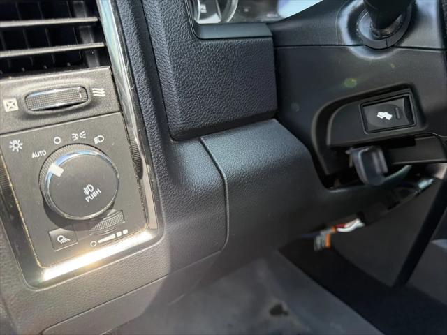 2017 Ram 1500 Night Crew Cab 4x4 57 Box
