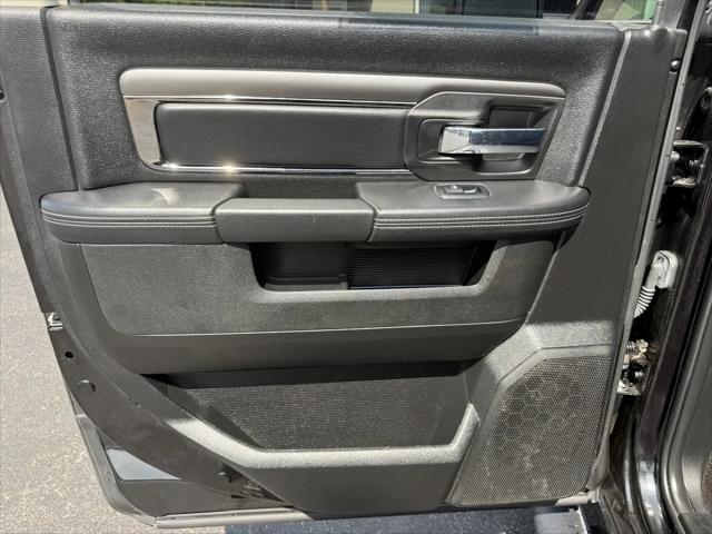 2017 Ram 1500 Night Crew Cab 4x4 57 Box