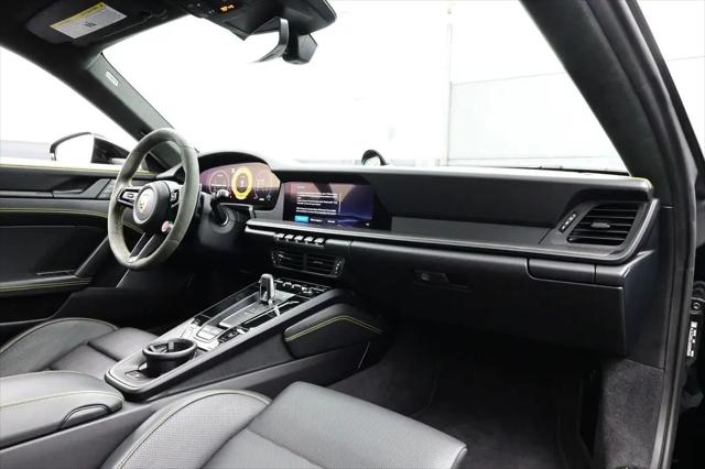 2026 Porsche 911 Carrera 4 GTS