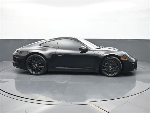2026 Porsche 911 Carrera 4 GTS