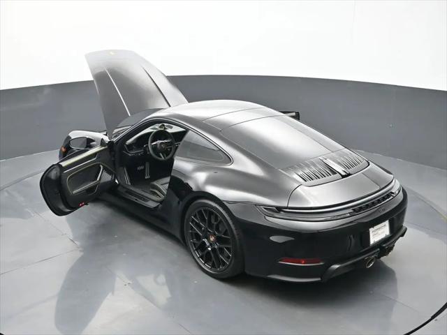 2026 Porsche 911 Carrera 4 GTS