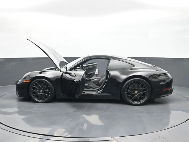 2026 Porsche 911 Carrera 4 GTS
