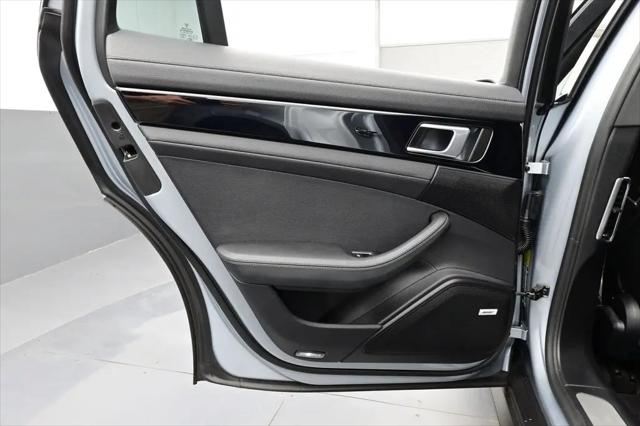 2023 Porsche Panamera 4