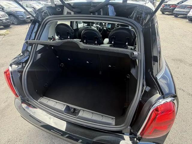 2022 MINI Hardtop Cooper