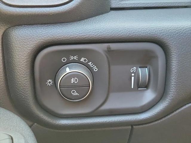 2026 Ram 2500 Black Express Crew Cab 4x4 64 Box