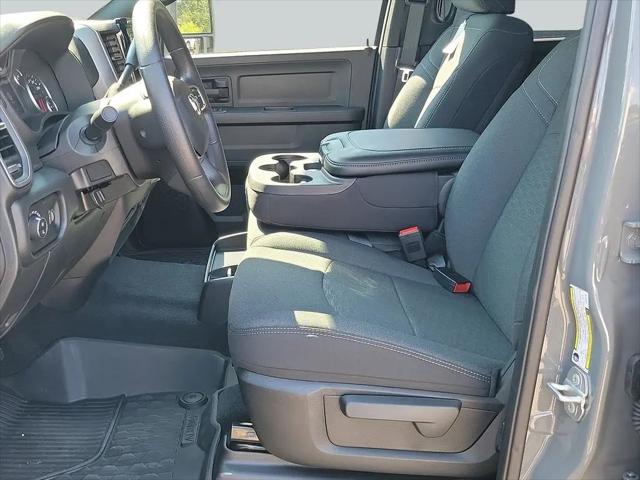 2026 Ram 2500 Black Express Crew Cab 4x4 64 Box