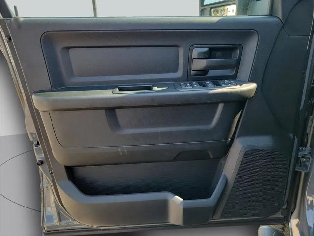 2026 Ram 2500 Black Express Crew Cab 4x4 64 Box