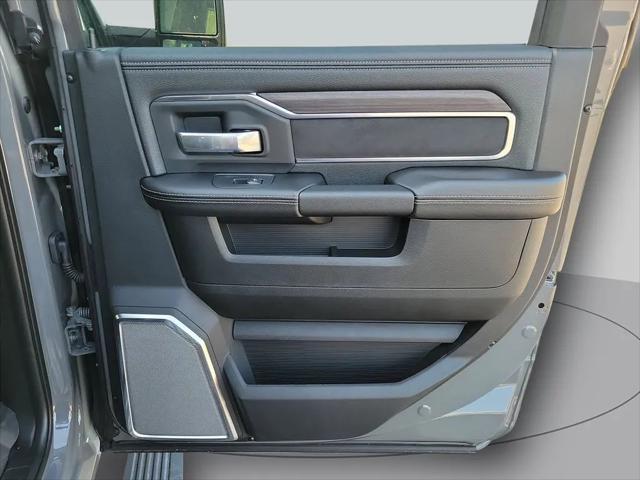 2026 Ram 3500 Laramie Crew Cab 4x4 8 Box
