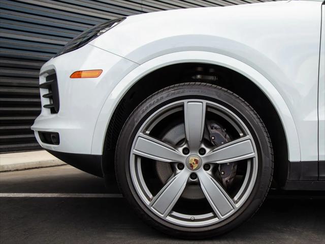 2023 Porsche Cayenne Platinum Edition