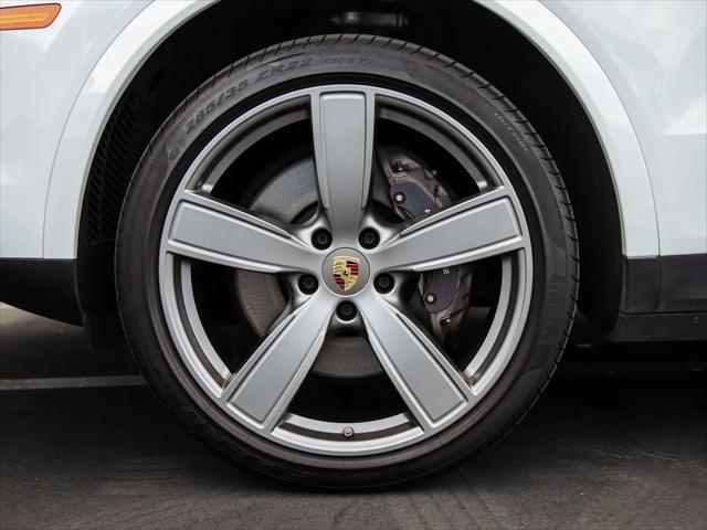 2023 Porsche Cayenne Platinum Edition