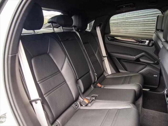 2023 Porsche Cayenne Platinum Edition
