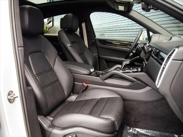 2023 Porsche Cayenne Platinum Edition