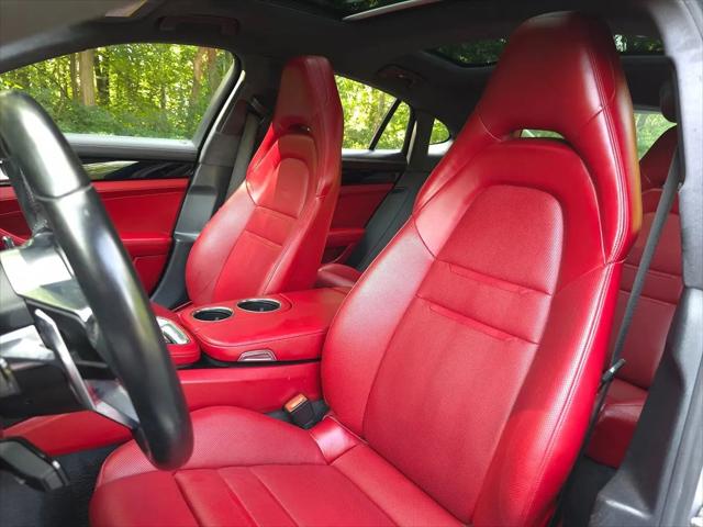 2018 Porsche Panamera Turbo