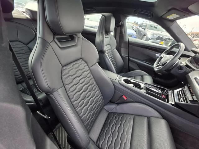 2024 Audi e-tron GT Premium Plus quattro