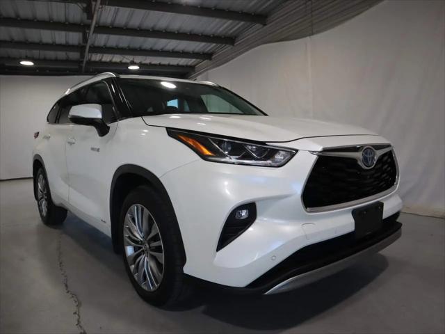 2021 Toyota Highlander Hybrid Platinum