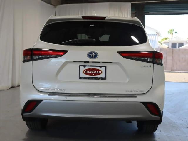 2021 Toyota Highlander Hybrid Platinum