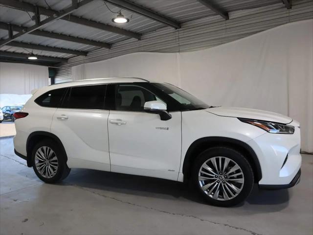 2021 Toyota Highlander Hybrid Platinum