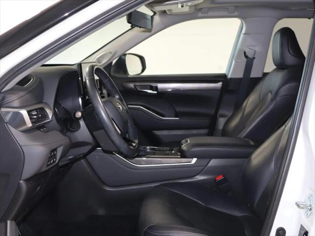 2021 Toyota Highlander Hybrid Platinum