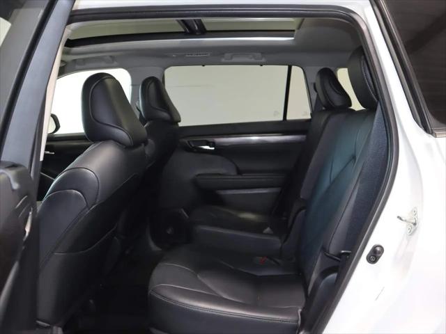 2021 Toyota Highlander Hybrid Platinum