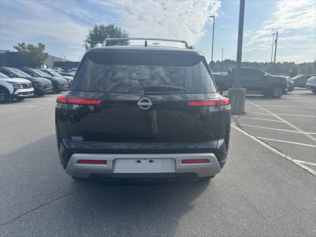 2024 Nissan Pathfinder SL FWD