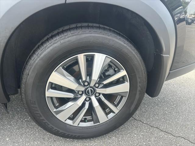 2024 Nissan Pathfinder SL FWD