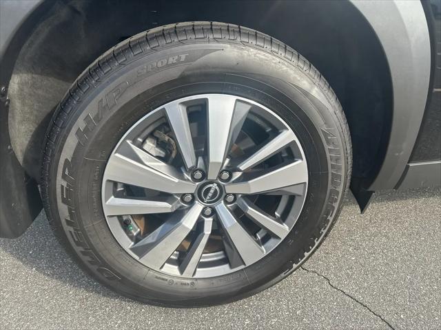 2024 Nissan Pathfinder SL FWD
