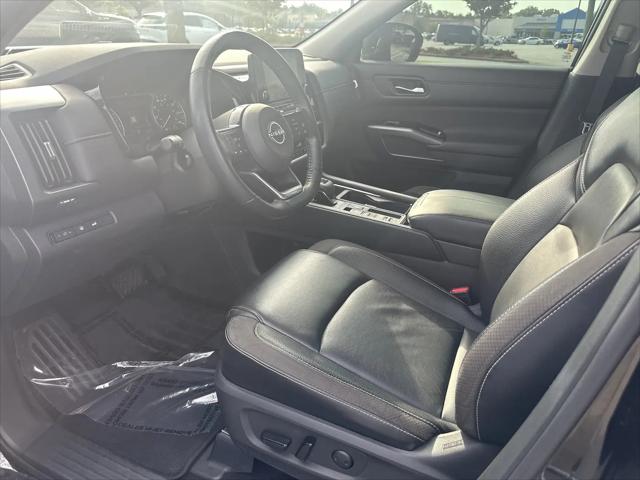 2024 Nissan Pathfinder SL FWD