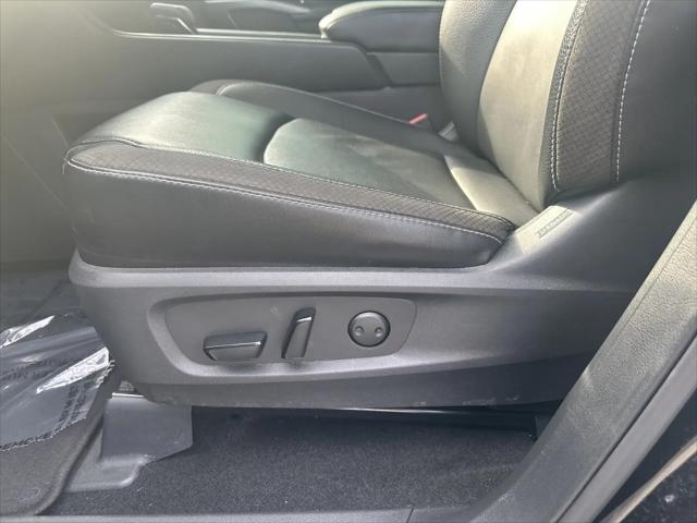 2024 Nissan Pathfinder SL FWD