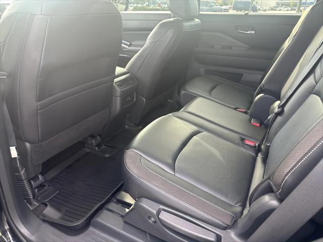 2024 Nissan Pathfinder SL FWD