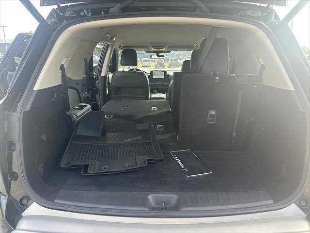 2024 Nissan Pathfinder SL FWD