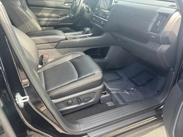 2024 Nissan Pathfinder SL FWD