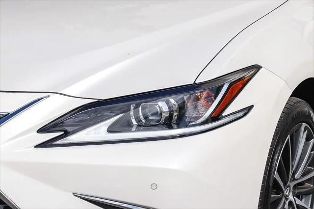 2025 Lexus ES 300h ES 300h