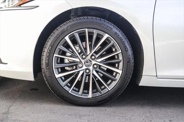 2025 Lexus ES 300h ES 300h