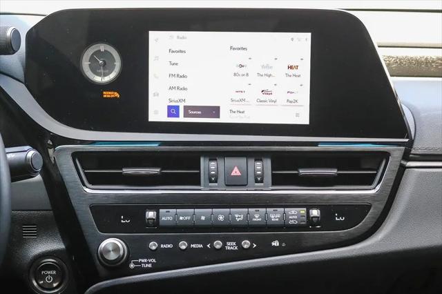 2025 Lexus ES 300h ES 300h