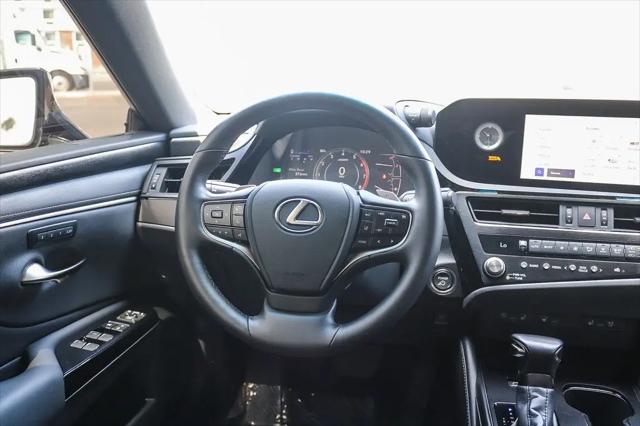 2025 Lexus ES 300h ES 300h
