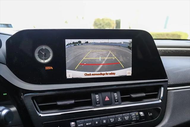 2025 Lexus ES 300h ES 300h