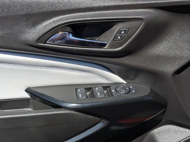 2025 Chevrolet Trax FWD LT