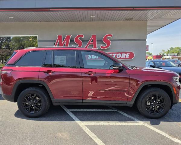 2025 Jeep Grand Cherokee Altitude 4x4 for sale in Grand Island, NE