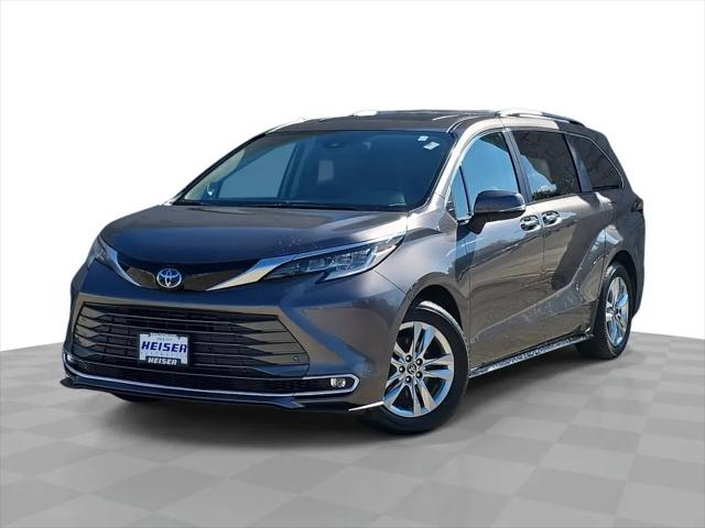 2022 Toyota Sienna Limited for sale in Milwaukee, WI