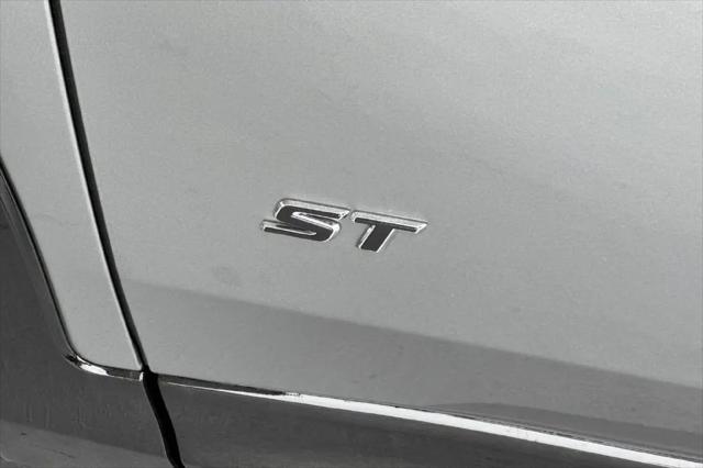 2026 Buick NV Sport Touring FWD