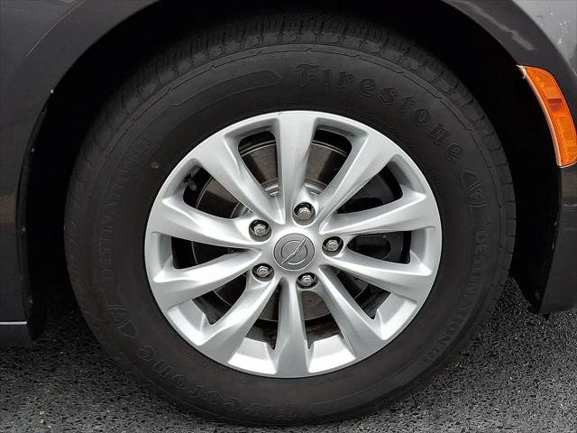 2017 Chrysler Pacifica Touring-L