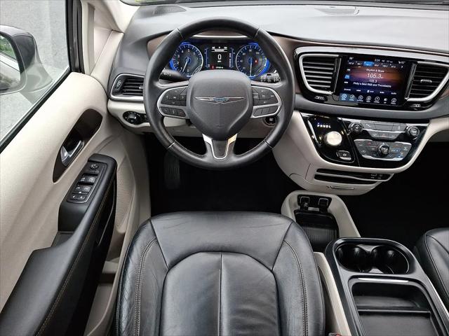 2017 Chrysler Pacifica Touring-L